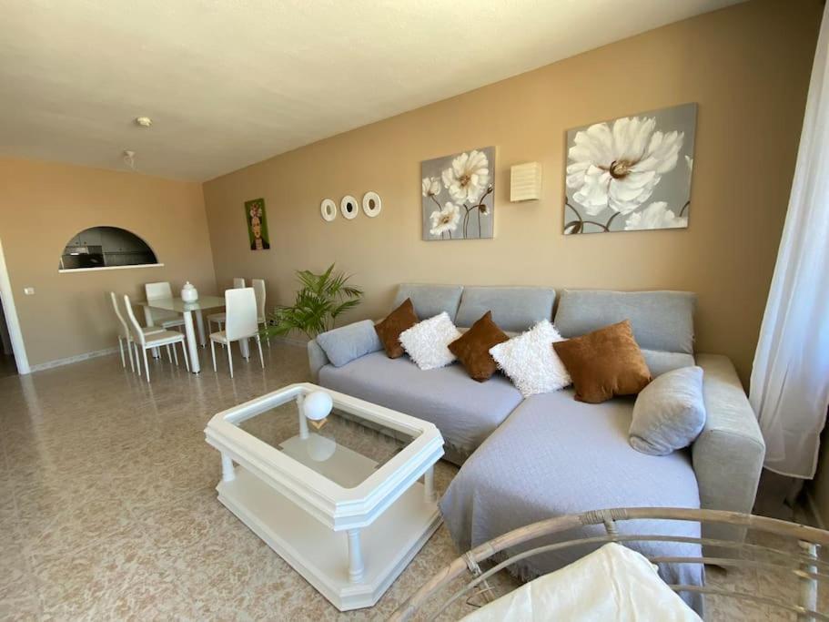 Lovely 1 Bedroom Apartment With Sea Views And Pool เอสเตโปนา ภายนอก รูปภาพ