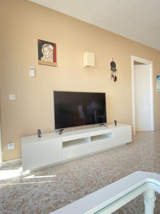 Lovely 1 Bedroom Apartment With Sea Views And Pool เอสเตโปนา ภายนอก รูปภาพ