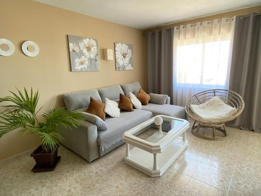 Lovely 1 Bedroom Apartment With Sea Views And Pool เอสเตโปนา ภายนอก รูปภาพ